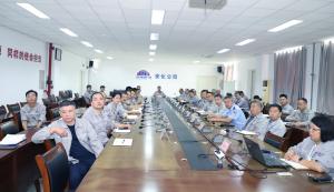 徐爱军强调：防风险 保安全 为企业发展提供坚实保障